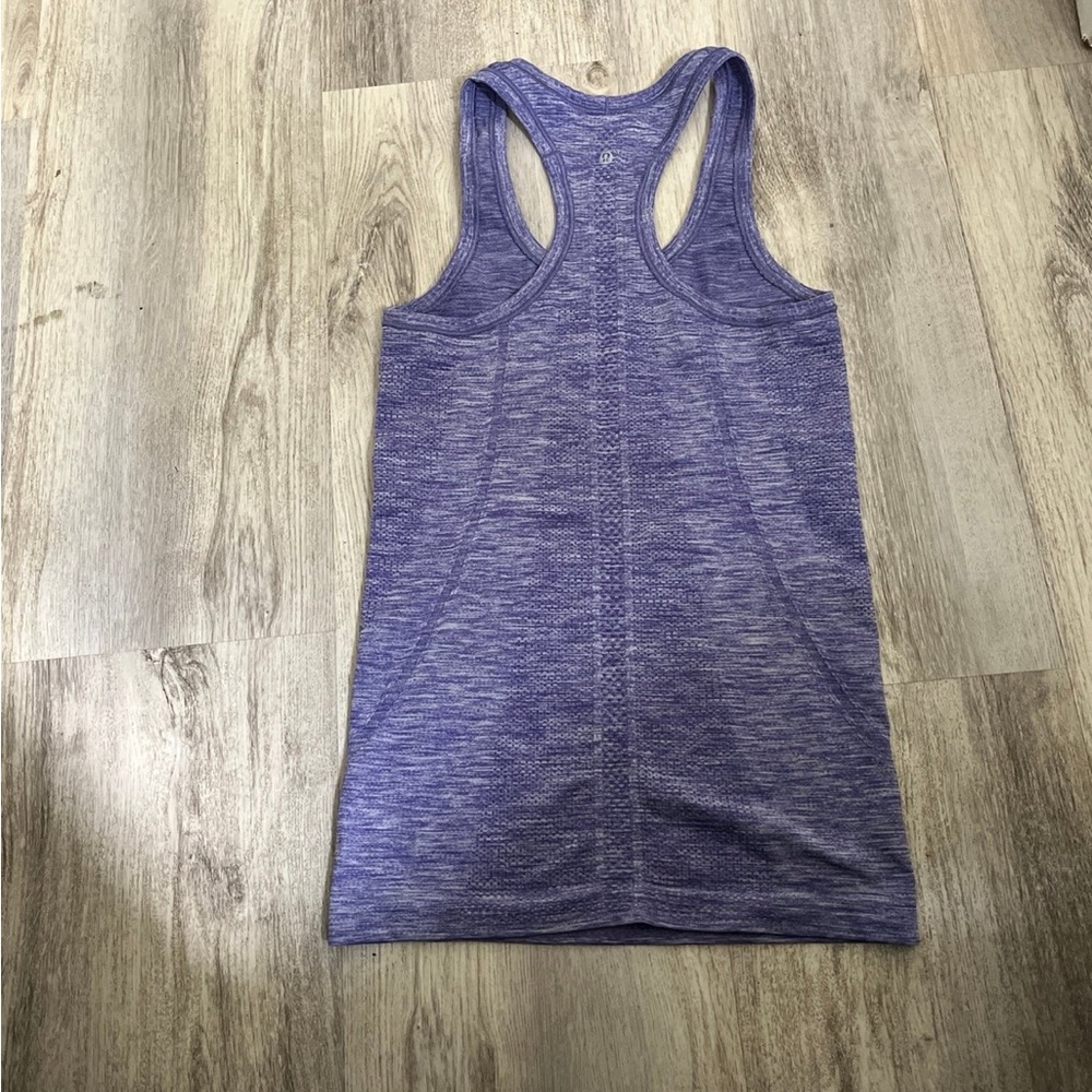 Lululemon - Picture 3 of 3